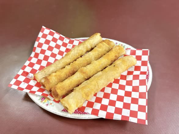 Vietnamese Crispy Spring Rolls with peanut sauce at Minh's Garden in Saskatoon, SK